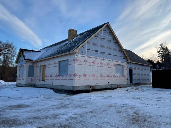 $879,900 | 131 Merrimack Street, Hooksett, NH 03106