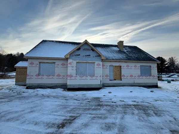 $879,900 | 131 Merrimack Street, Hooksett, NH 03106