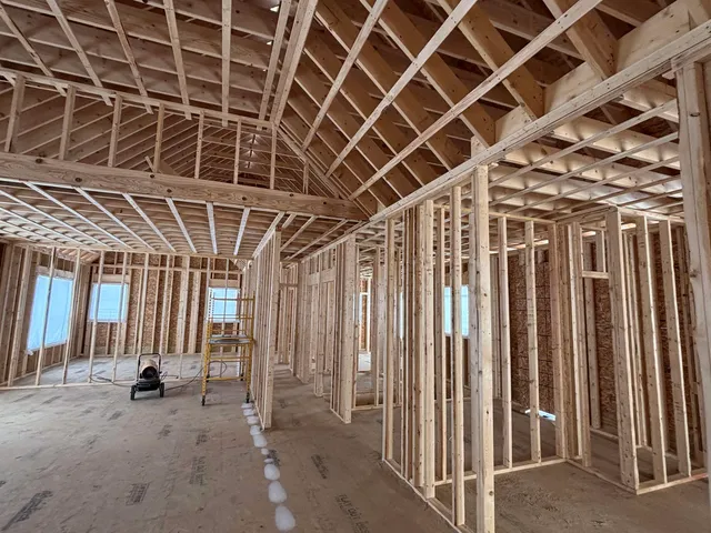 $879,900 | 131 Merrimack Street, Hooksett, NH 03106