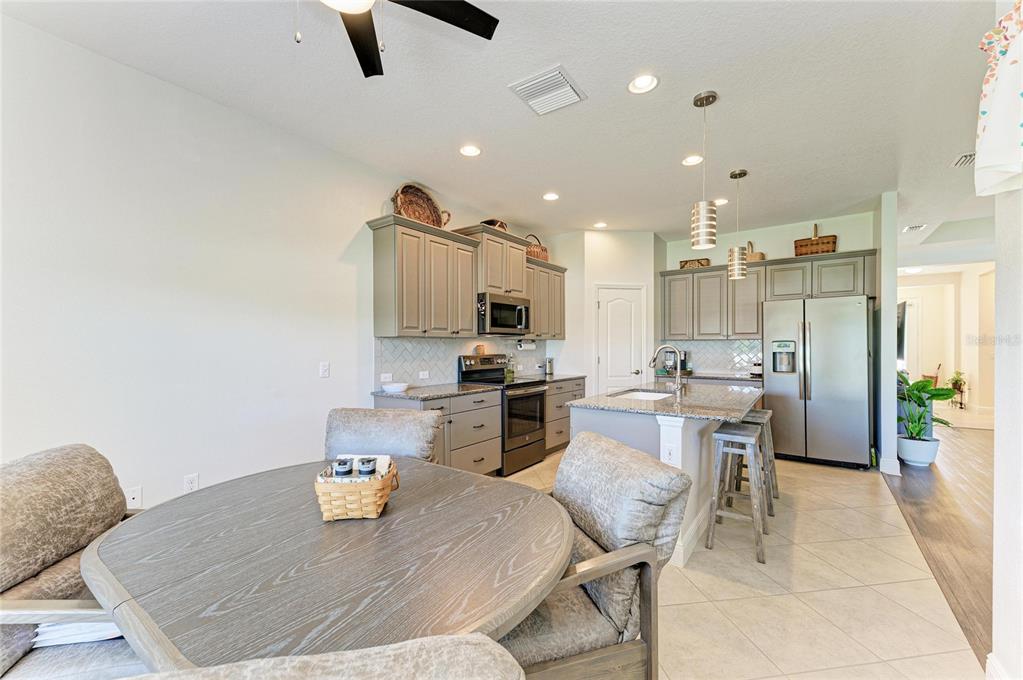 7750 Ridgelake Circle Bradenton, FL 34203 - Photo 22 of 40