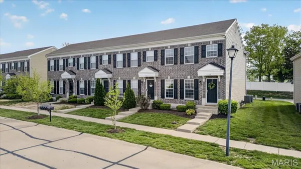 $244,500 | 463 Wild Oak Drive, O'Fallon, MO 63368