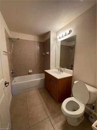 $1,500 | 2909 Tuscan Drive, Unit 202, Cape Coral, FL 33909