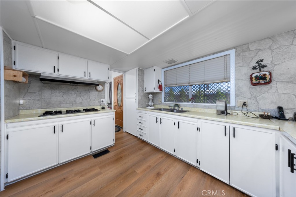 8651 Foothill Boulevard, Unit 18 Rancho Cucamonga, CA 91730 - Photo 9 of 31