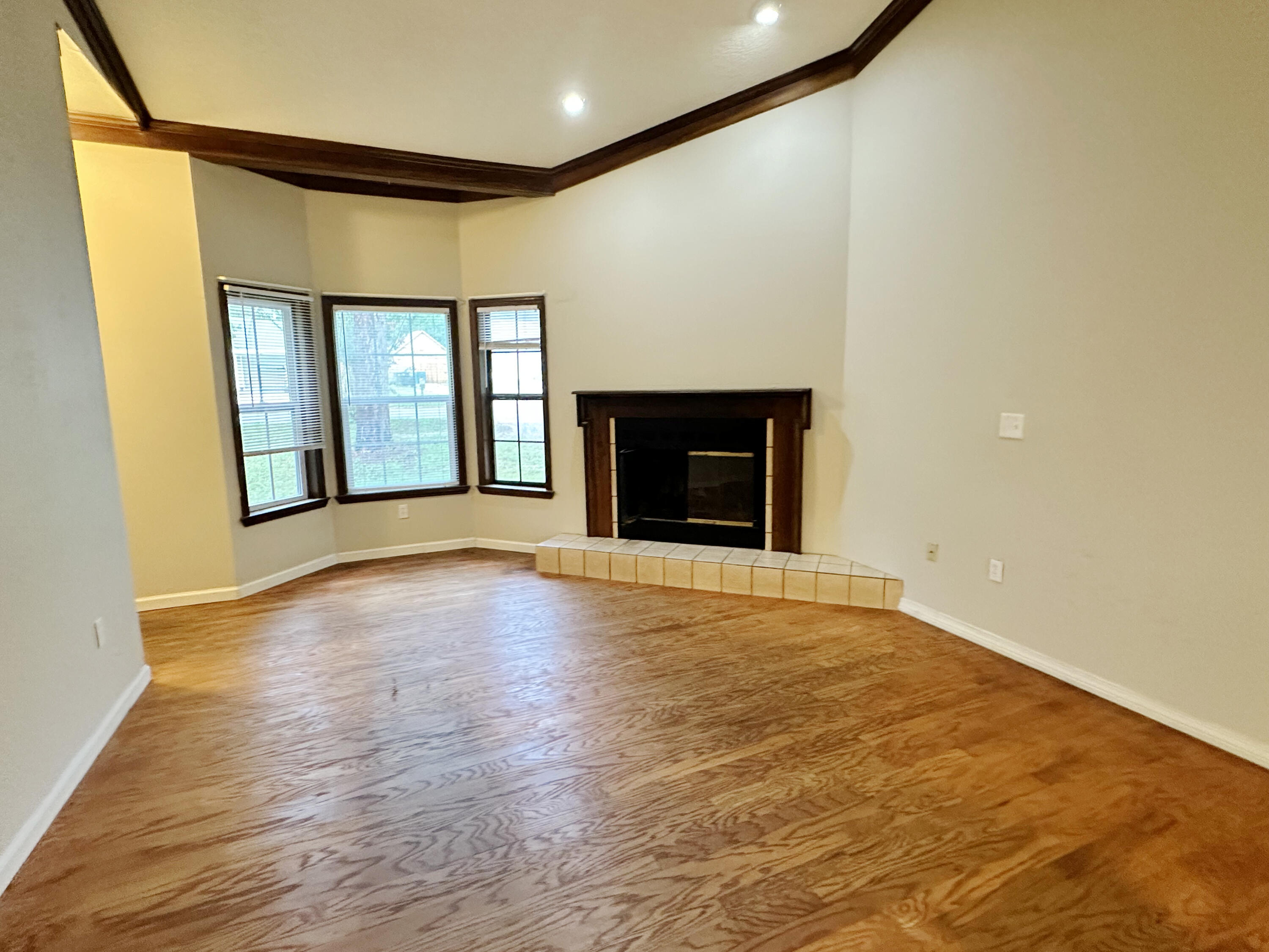 301 John King Road Crestview, FL 32539 - Photo 2 of 22 IMG_4404