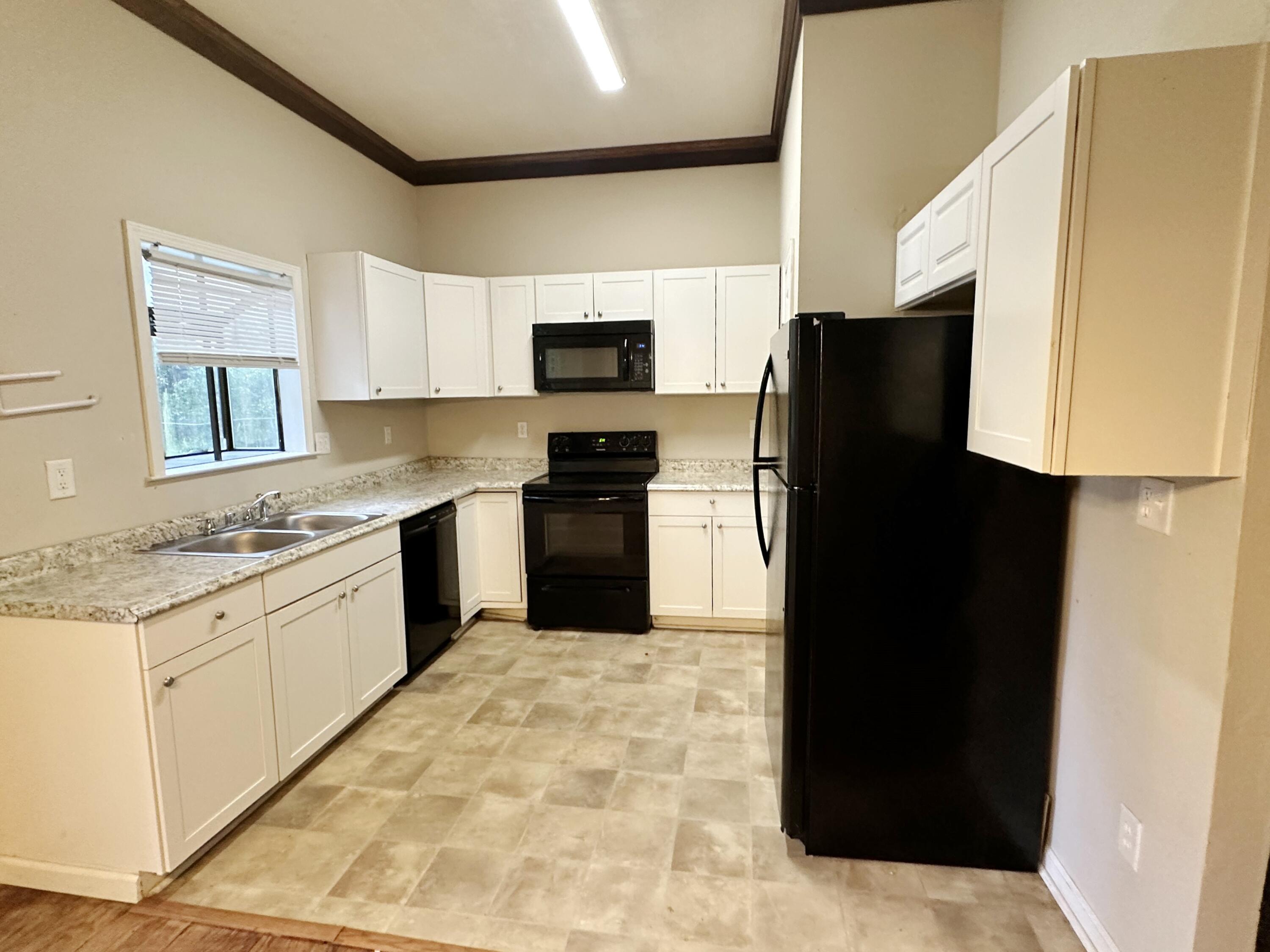 301 John King Road Crestview, FL 32539 - Photo 7 of 22 IMG_4395