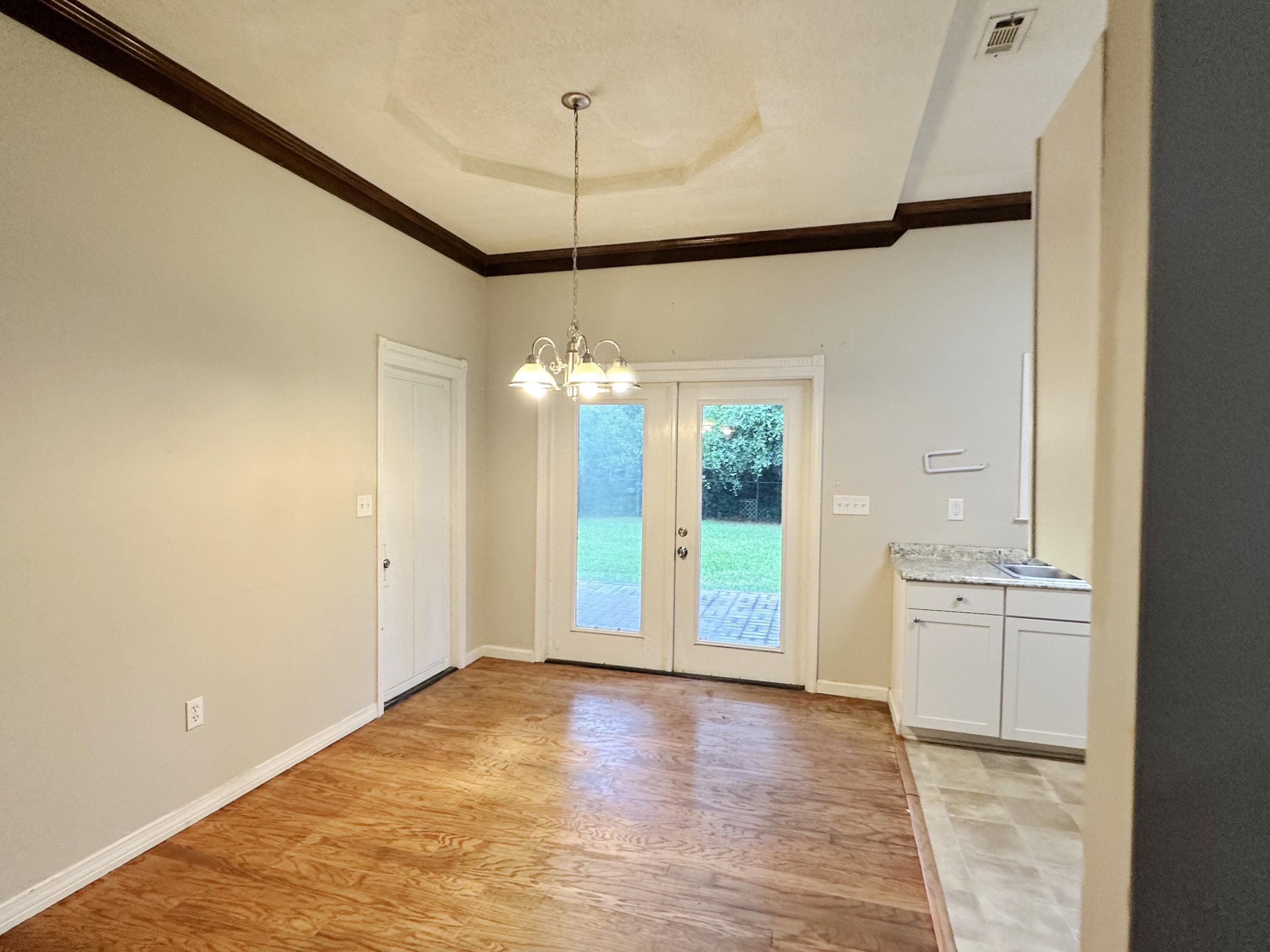 301 John King Road Crestview, FL 32539 - Photo 8 of 22 IMG_4403