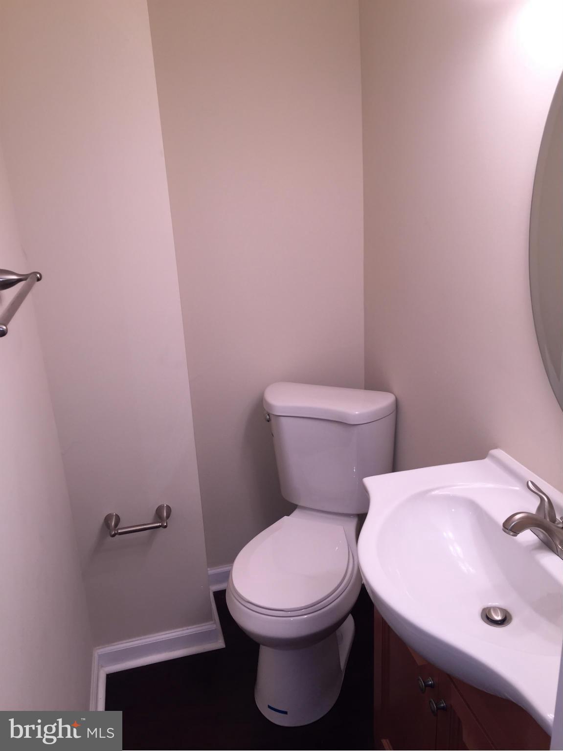 2203 Monticello Road Baltimore, MD 21216 - Photo 12 of 26 Bath