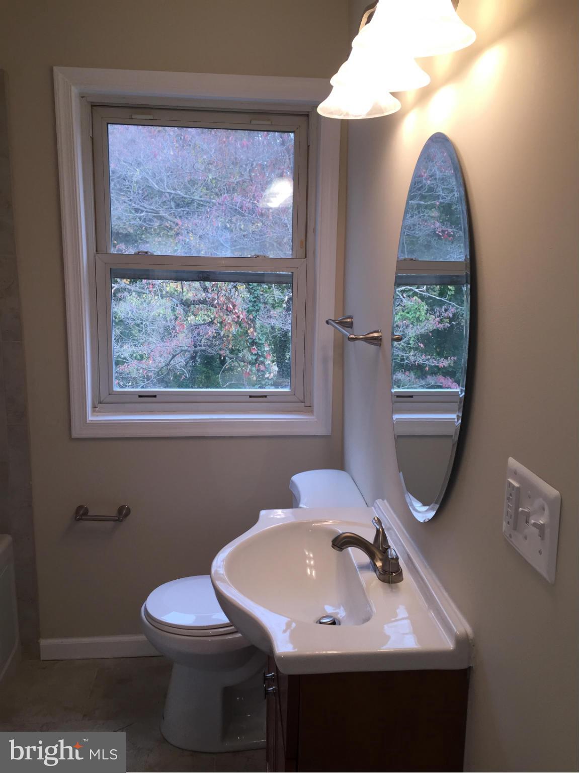 2203 Monticello Road Baltimore, MD 21216 - Photo 15 of 26 Bath
