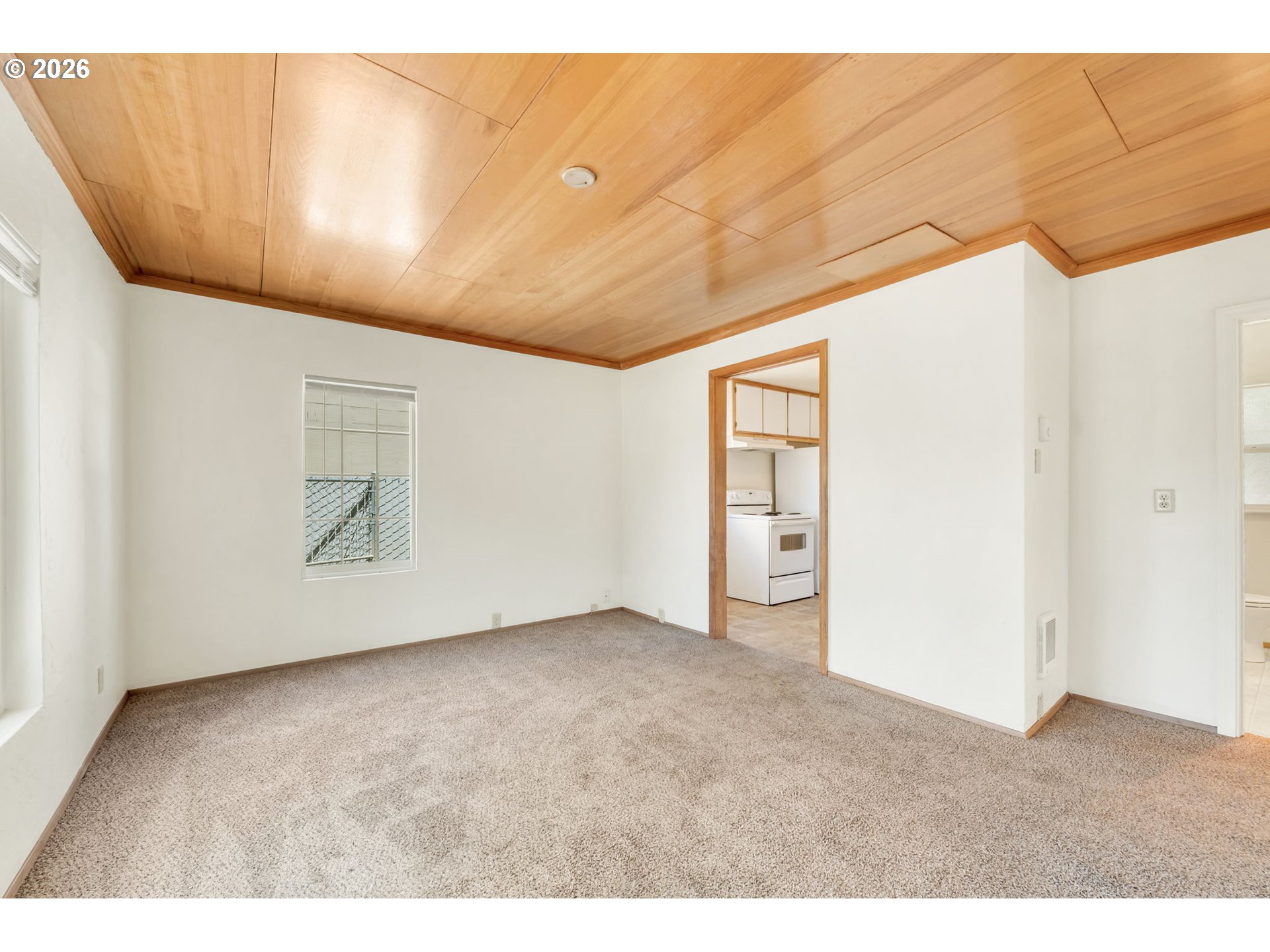 2025 Devos Street Eugene, OR 97402 - Photo 15 of 29