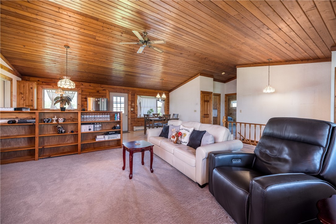 727 County Road 7 Manchester, NY 14432 - Photo 14 of 35