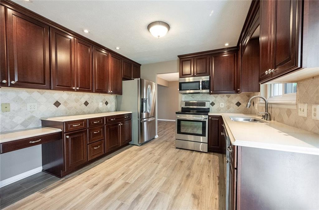 10982 Rutgers Lane Fishers, IN 46038 - Photo 11 of 60 Gallery Image 11