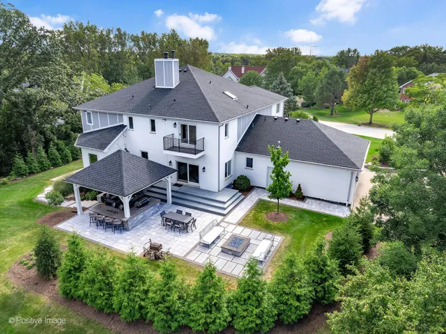 a view of entryway livingroom and hall