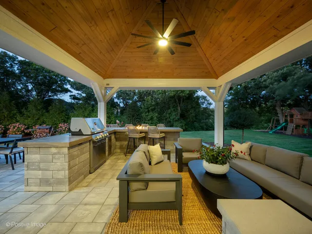 $1,899,000 | 13175 Fox Lane, Lemont, IL 60439