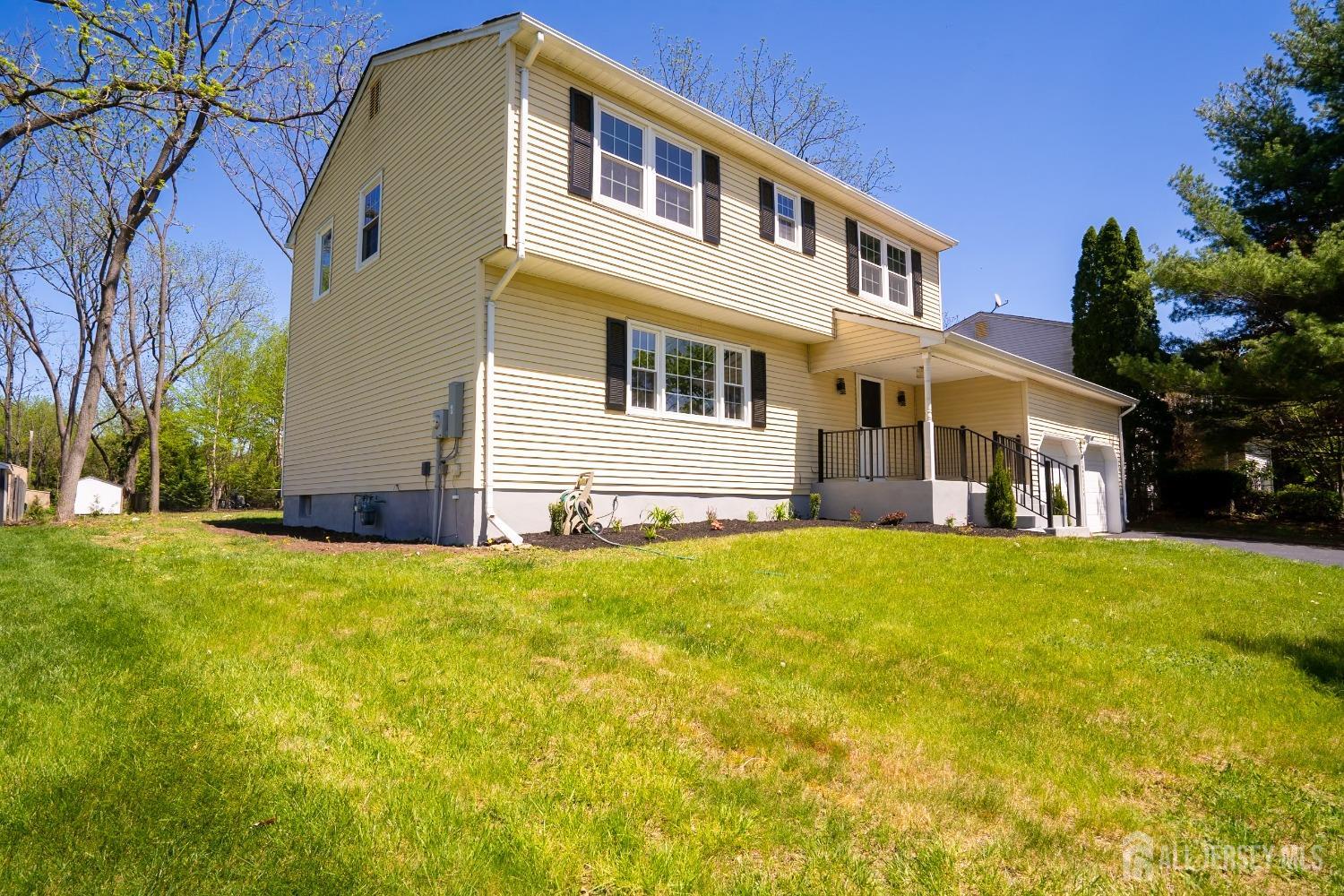 4 Harvey Road Monmouth Junction, NJ 08852 - Photo 3 of 59 Gallery Image 3