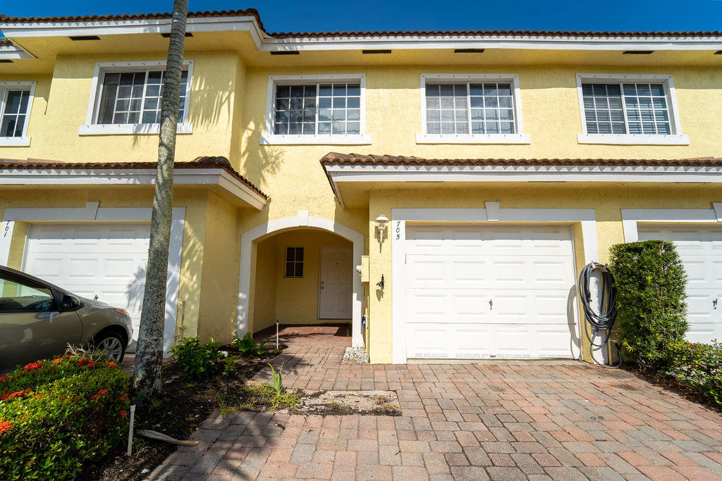 705 Imperial Lake Road West Palm Beach, FL 33413 - Photo 2 of 25 705ImperialLakeDr(2of34)