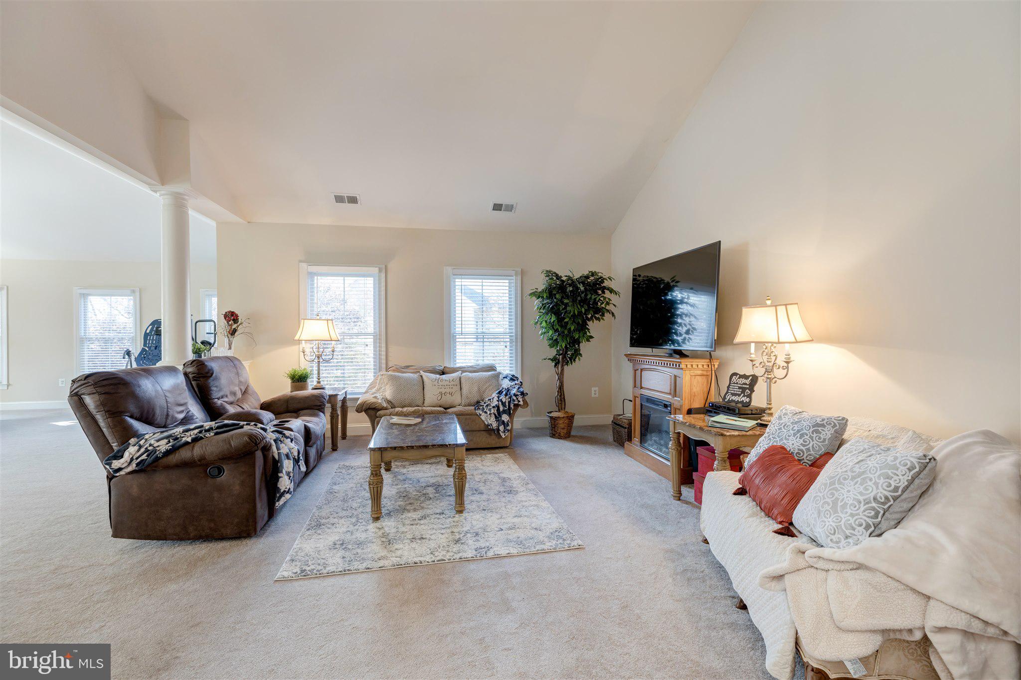 6398 Gayfields Road Alexandria, VA 22315 - Photo 29 of 59 Master Bedroom Sitting Area