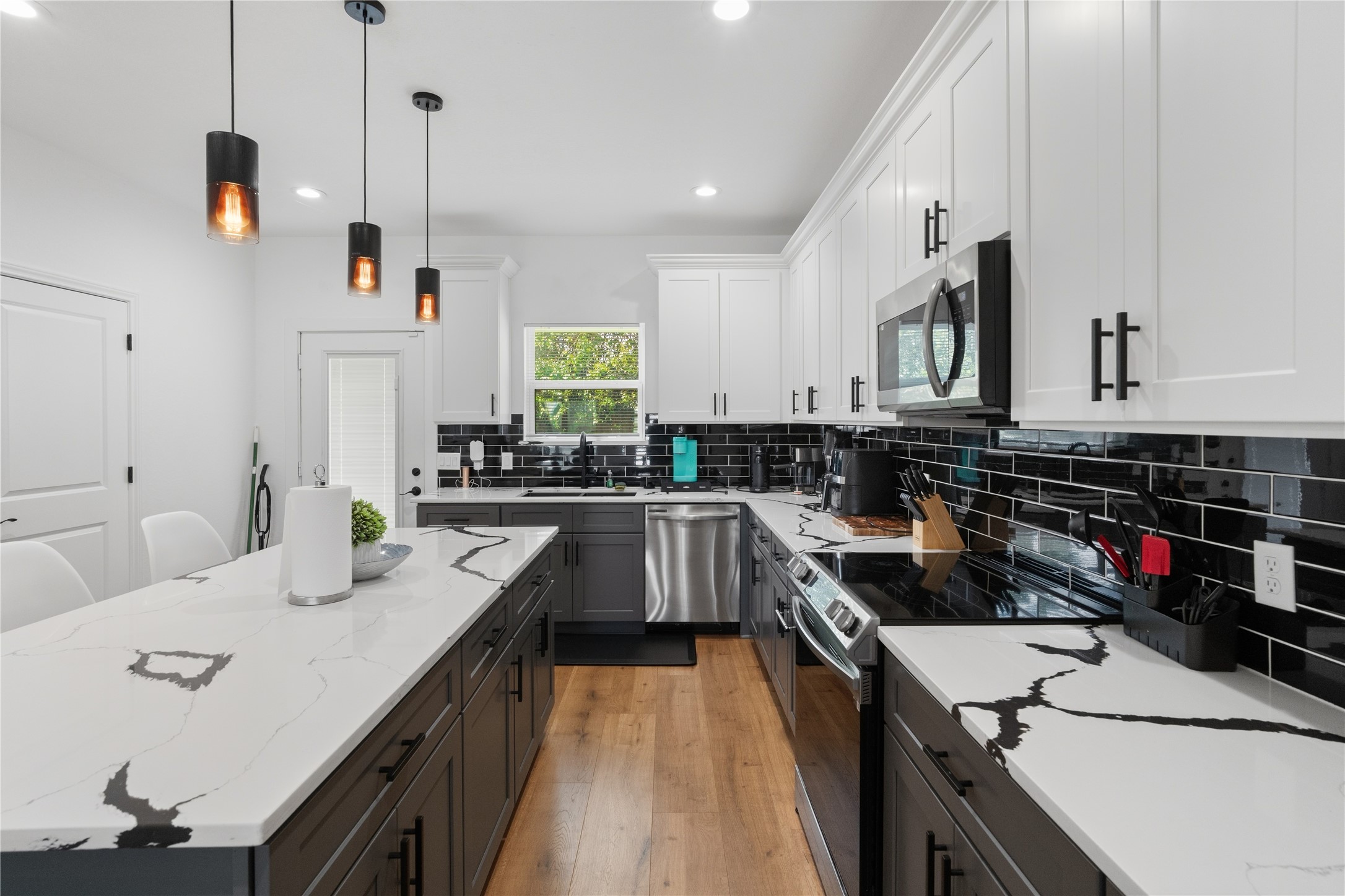 6130 Conley Street, Unit A/B Houston, TX 77021 - Photo 9 of 12 Gallery Image 9