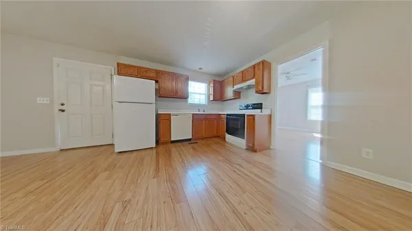 $1,195 | 28 King Row, Thomasville, NC 27360