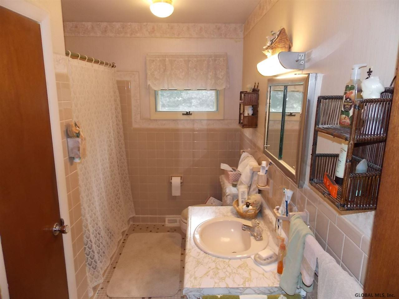 34 Eberle Road Colonie, NY 12110 - Photo 6 of 18 Photo 6