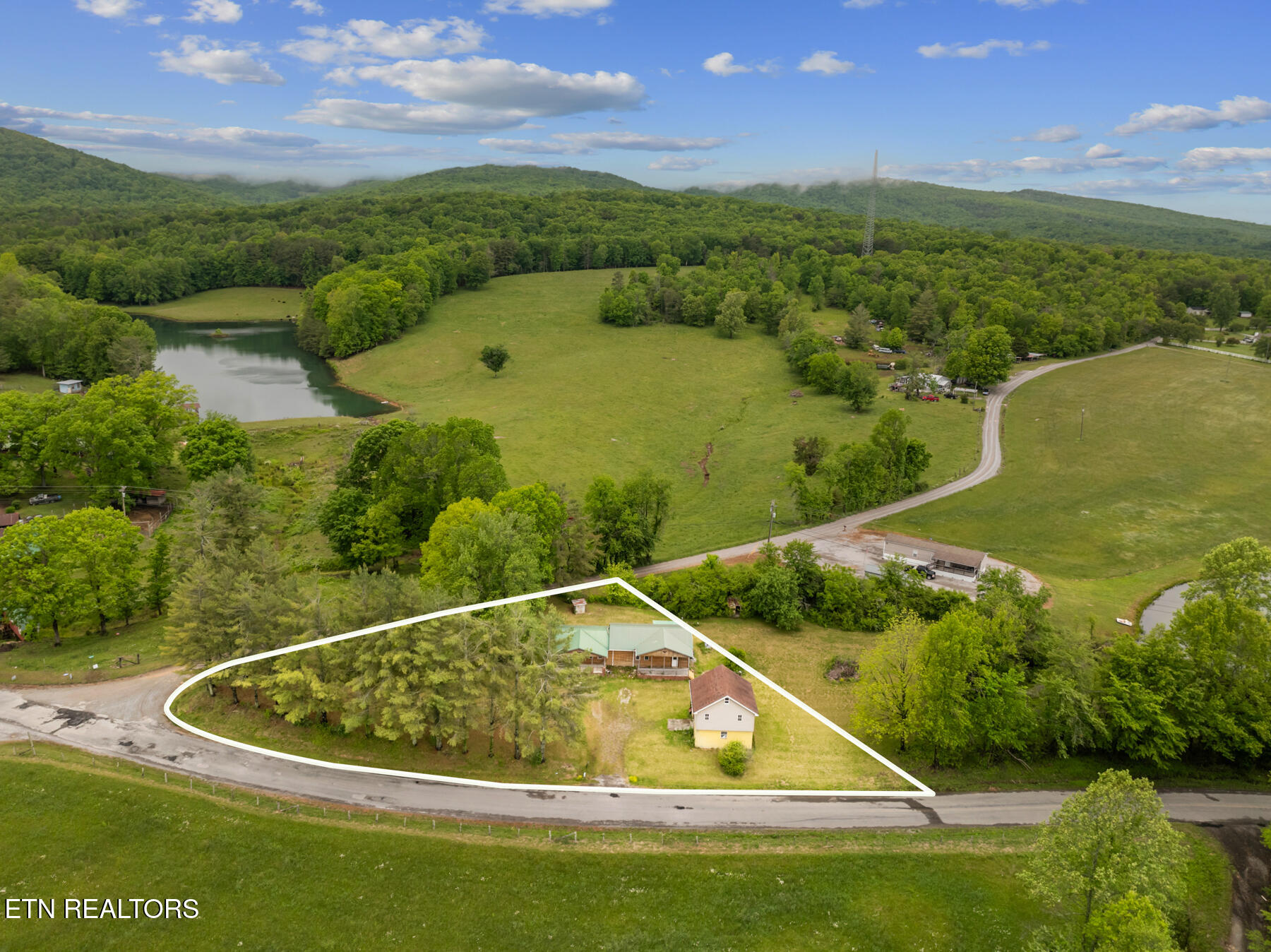 8466 Shut In Gap Road Spring City, TN 37381 - Photo 42 of 43 DJI_20260506095444_0316_D