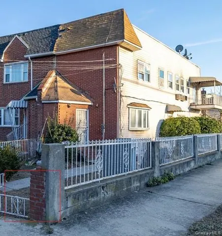 $749,990 | 186-02 Foch Boulevard | St. Albans