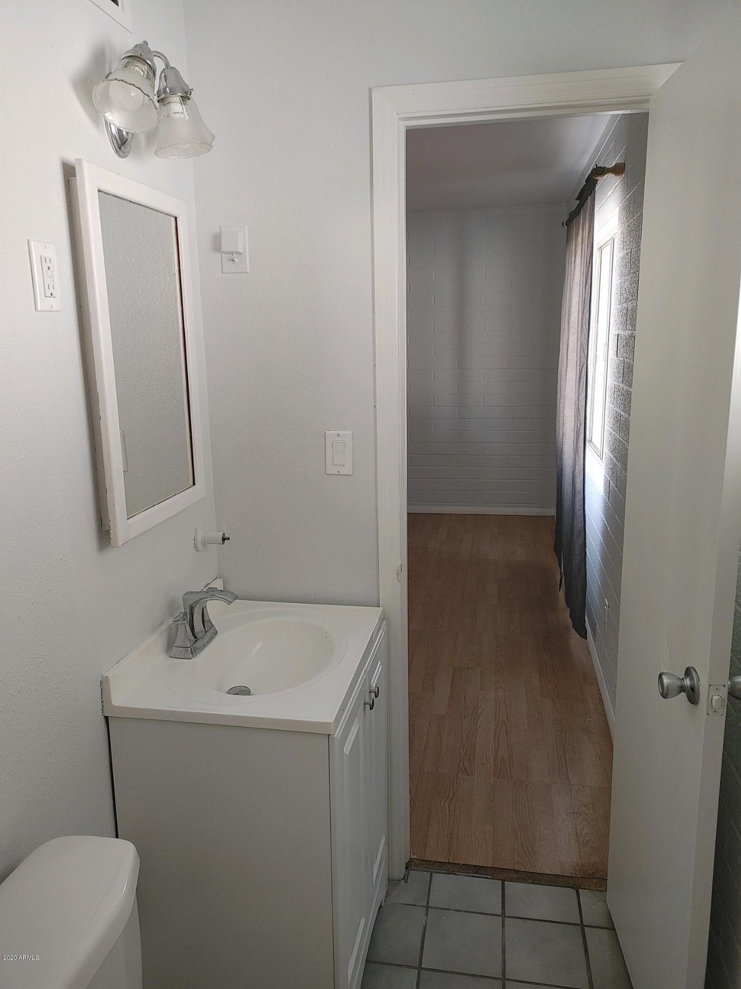 1542 West Darrel Road Phoenix, AZ 85041 - Photo 17 of 17 Bathroom 2