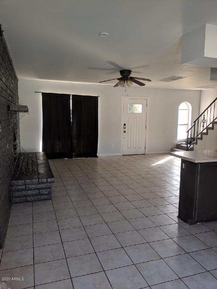 1542 West Darrel Road Phoenix, AZ 85041 - Photo 7 of 17 Living Room