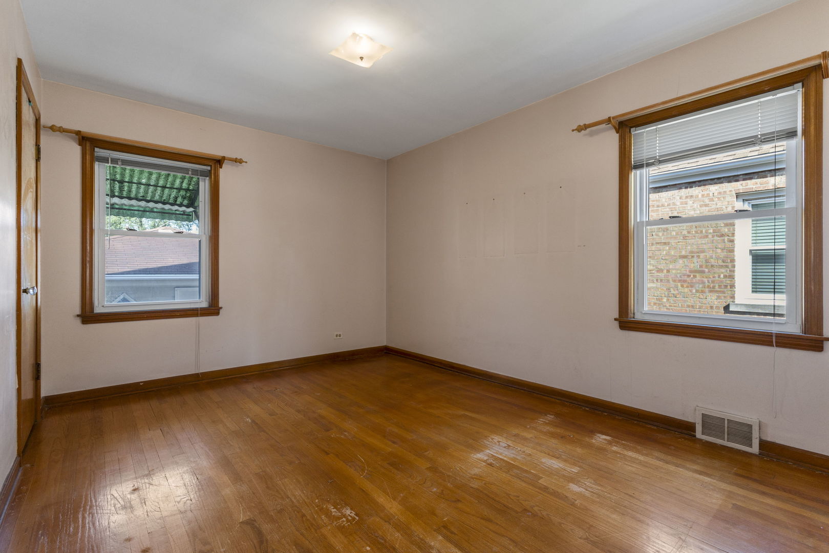 2240 South 9th Avenue North Riverside, IL 60546 - Photo 8 of 21 Gallery Image 8