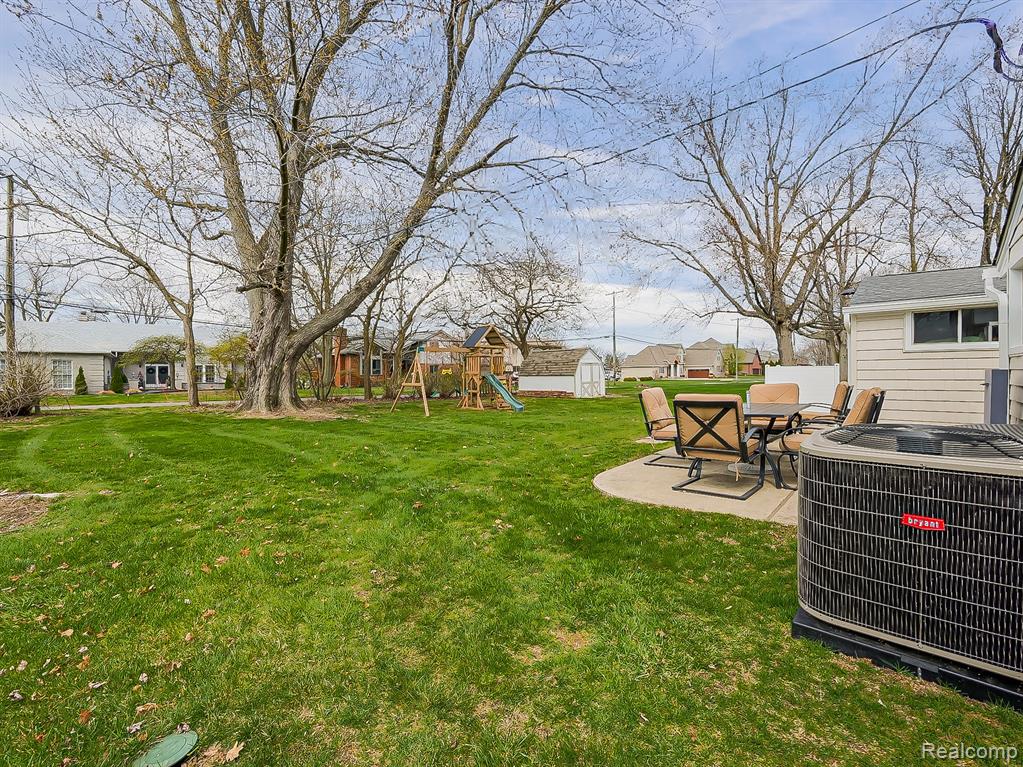 28600 Southpointe Road Grosse Ile, MI 48138 - Photo 32 of 35 Gallery Image 32