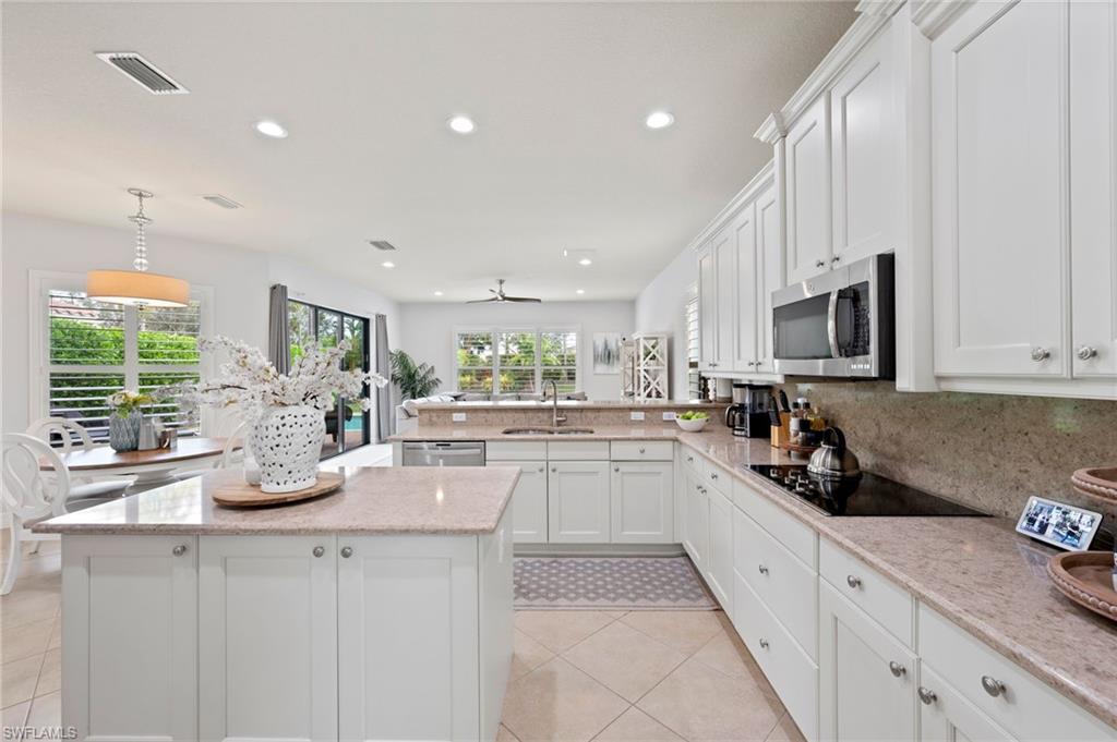 3082 Hudson Terrace Naples, FL 34119 - Photo 18 of 48