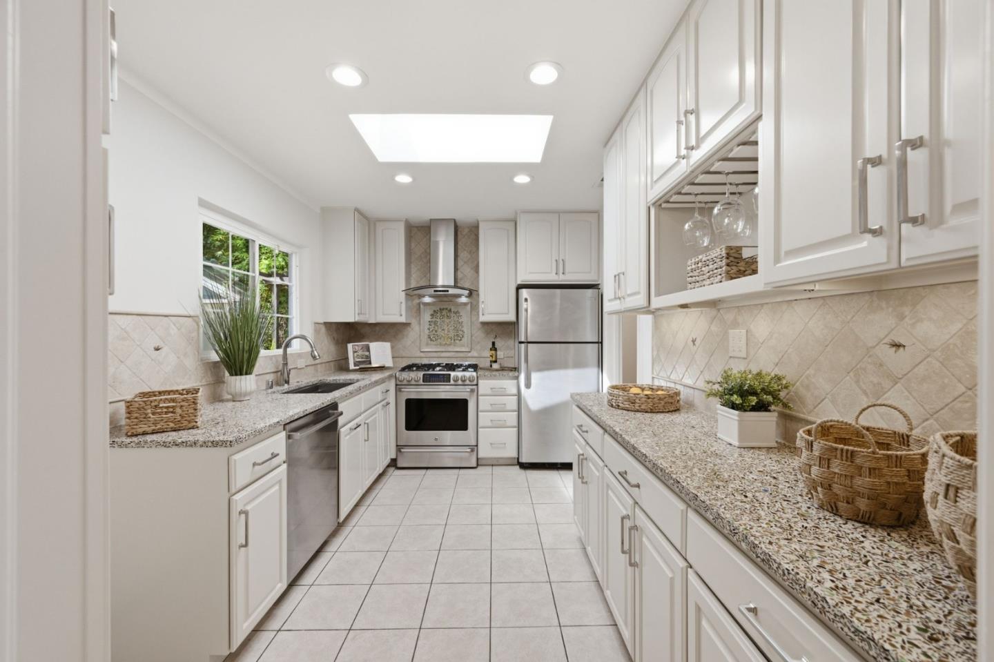 190 East Middlefield Road Mountain View, CA 94043 - Photo 12 of 60 Gallery Image 12