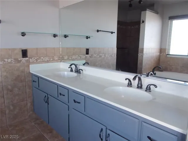 $3,300 | 1506 Champagne Circle, Las Vegas, NV 89119