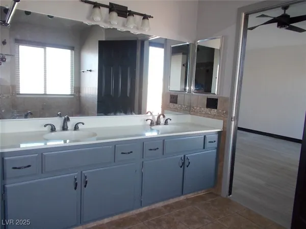 $2,799 | 1506 Champagne Circle, Las Vegas, NV 89119