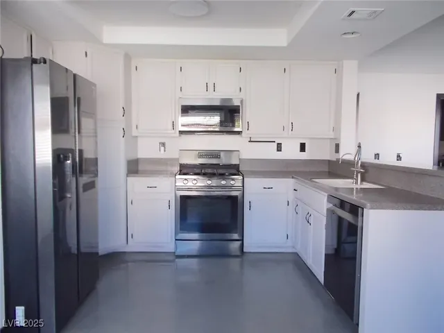 $3,300 | 1506 Champagne Circle, Las Vegas, NV 89119