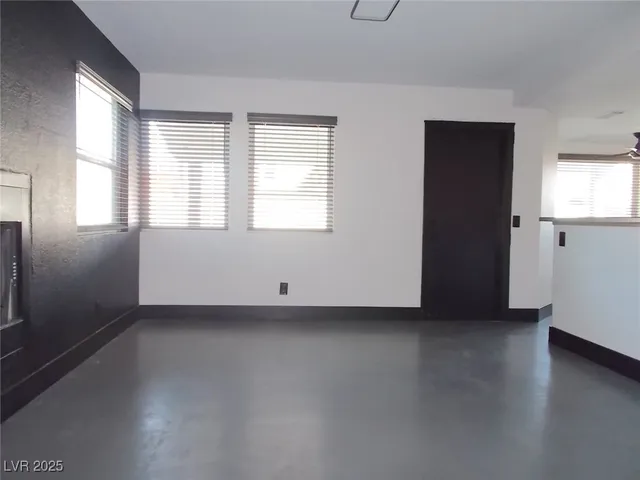 $3,300 | 1506 Champagne Circle, Las Vegas, NV 89119