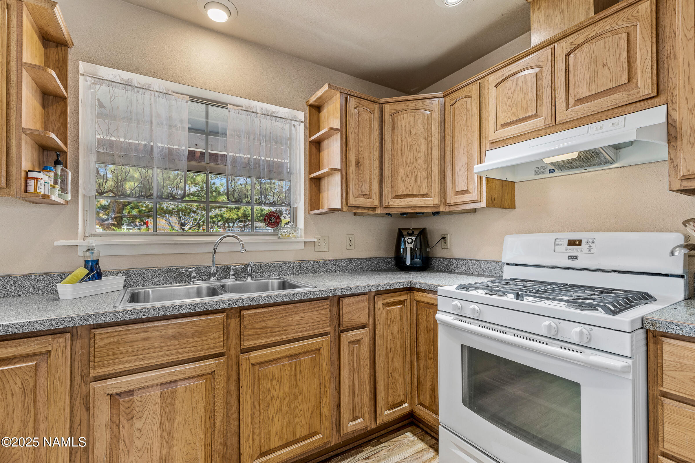 11095 Rodeo Road Flagstaff, AZ 86004 - Photo 13 of 35 11095 N Rodeo Dr.-21