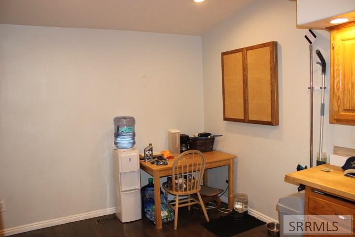 2625 Ammon Road Ammon, ID 83406 - Photo 4 of 18