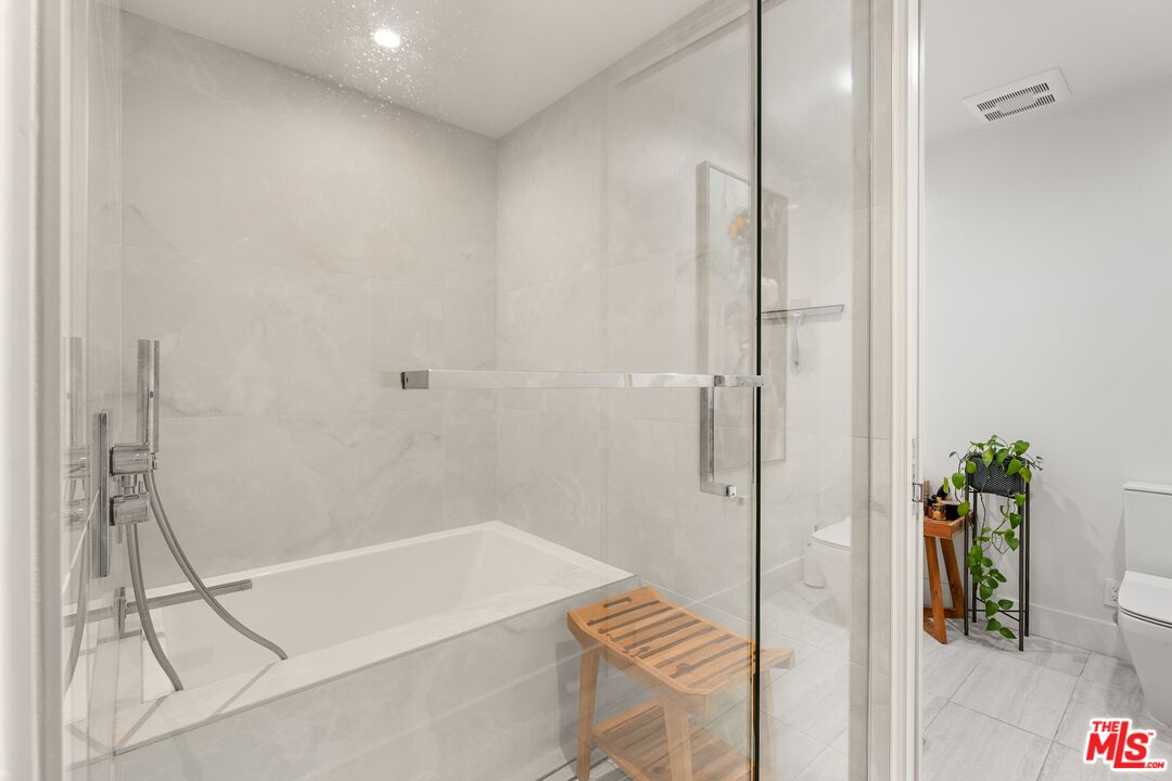 411 South Hamel Road, Unit 306 Los Angeles, CA 90048 - Photo 8 of 15