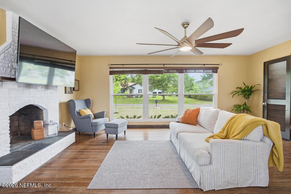 2319 Mills Road Jacksonville, FL 32216 - Photo 15 of 32 Living Room