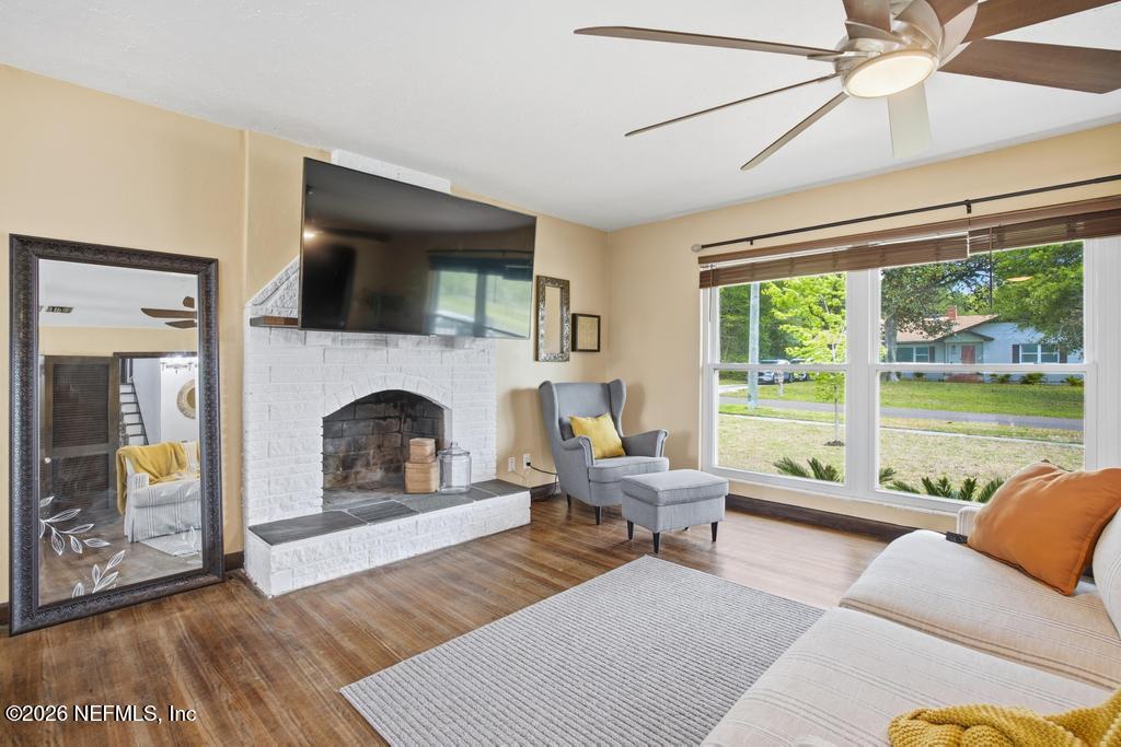 2319 Mills Road Jacksonville, FL 32216 - Photo 2 of 32 Living Room