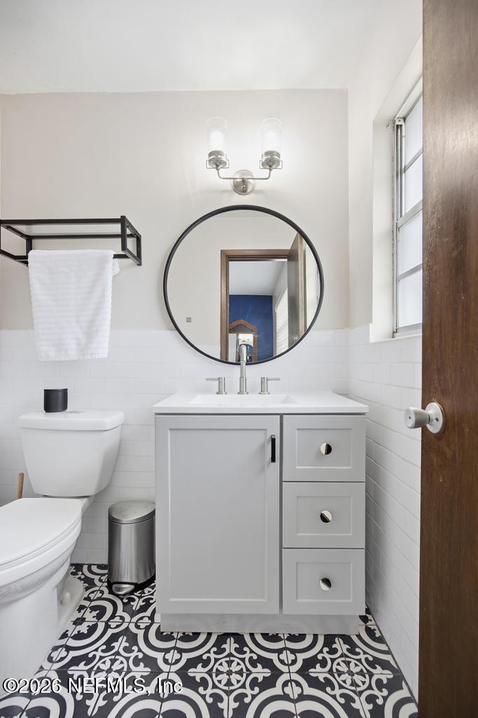 2319 Mills Road Jacksonville, FL 32216 - Photo 22 of 32 Primary Bathroom