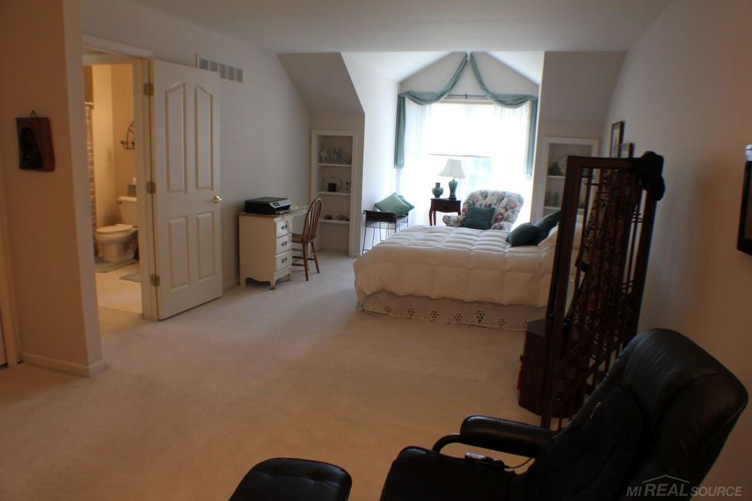 1340 Copper Circle Rochester, MI 48306 - Photo 14 of 22 31255887-13.JPG