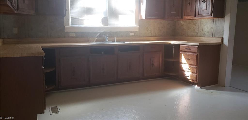 7860 Cherry Street Rural Hall, NC 27045 - Photo 10 of 14