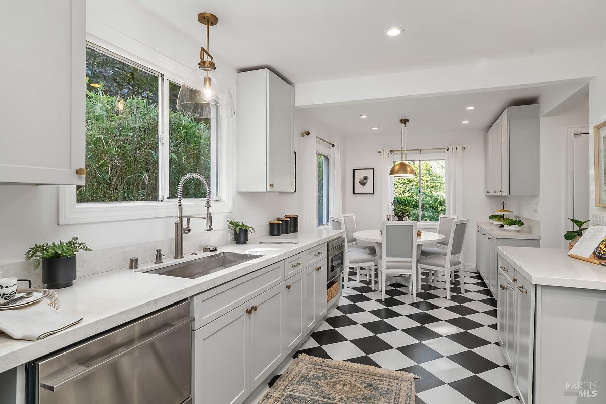 7 Rutherford Avenue San Anselmo, CA 94960 - Photo 6 of 35 Gallery Image 6
