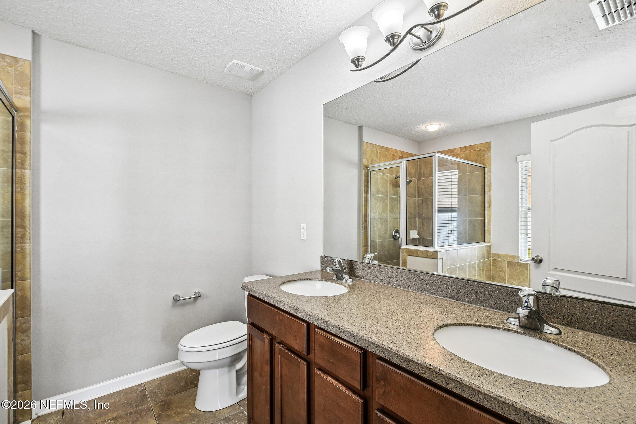 16421 Tisons Blf Road Jacksonville, FL 32218 - Photo 13 of 24 13_Primary En-Suite