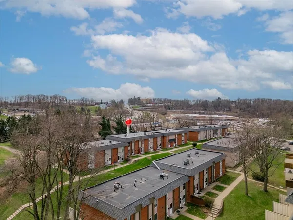 $135,000 | 526 College Park Drive, Coraopolis, PA 15108