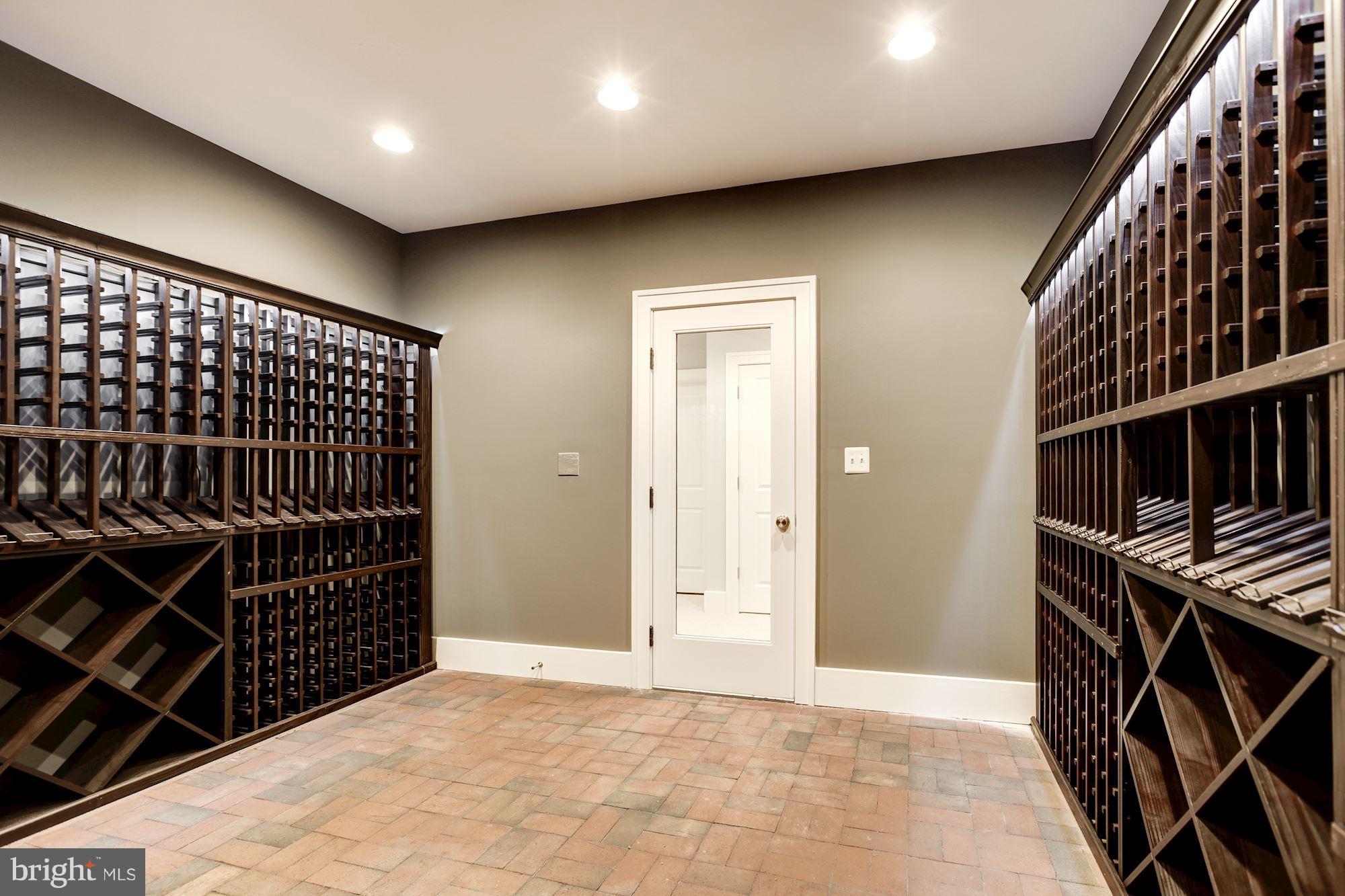 3030 North Stuart Street Arlington, VA 22207 - Photo 28 of 29 a view of an empty room