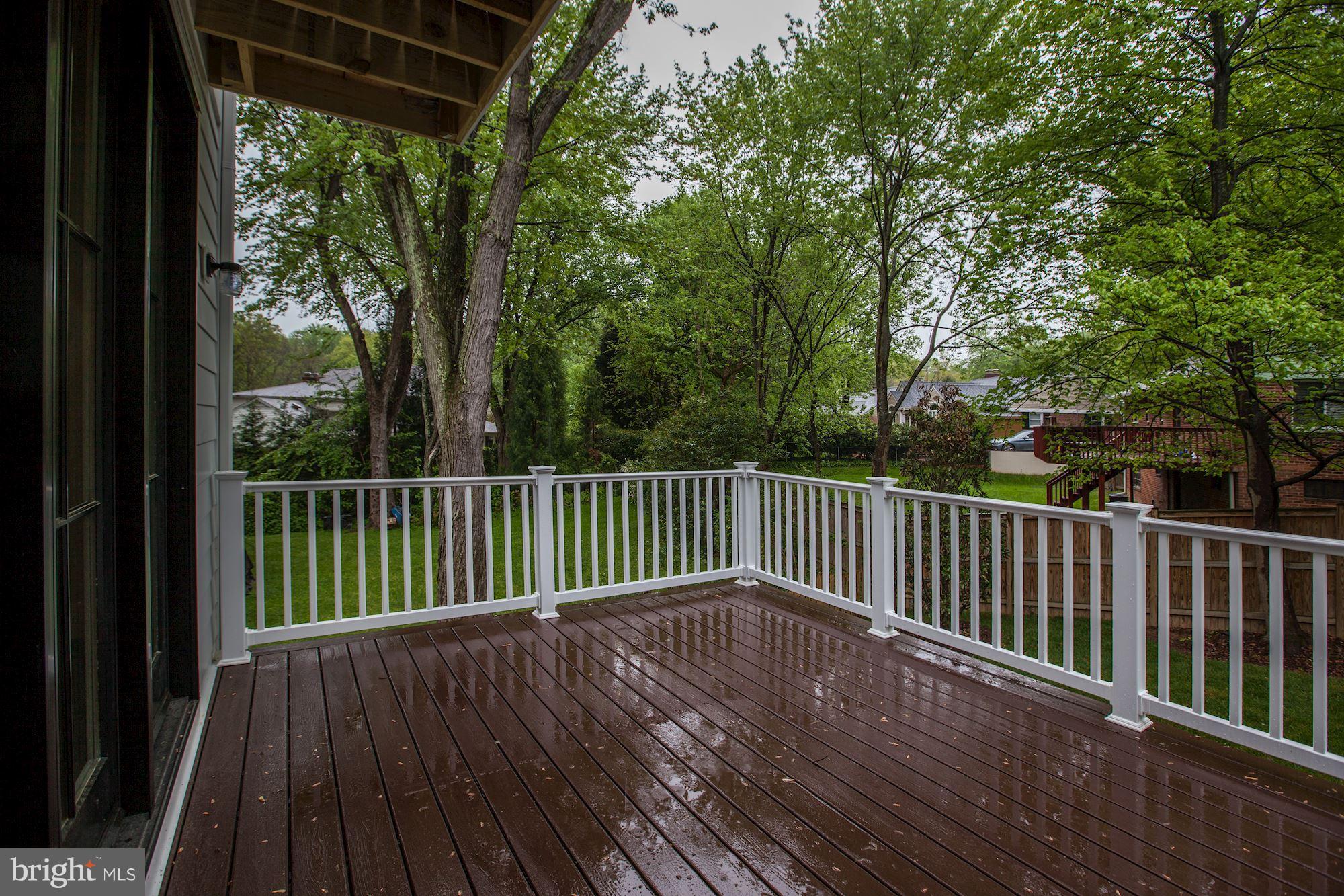 3030 North Stuart Street Arlington, VA 22207 - Photo 29 of 29 a view of balcony with wooden floor