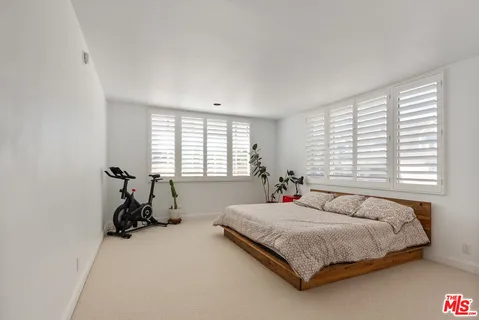 $985,000 | 2385 Roscomare Road, Unit E17, Los Angeles, CA 90077
