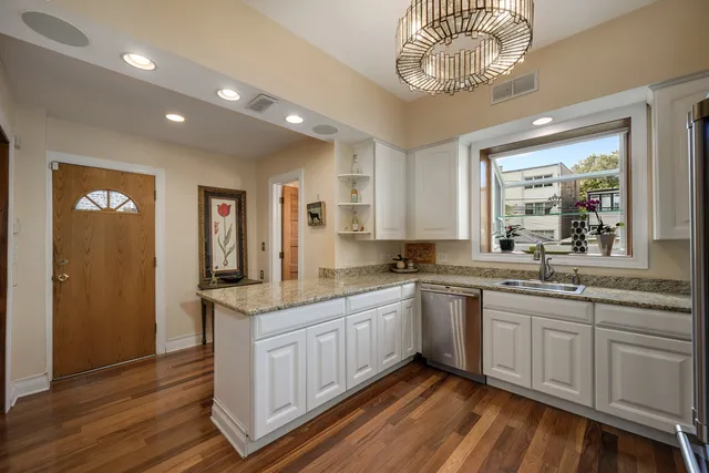 $1,150,000 | 6316 North Magnolia Avenue, Chicago, IL 60660